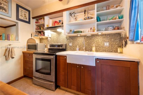 House in Fort Lauderdale, Florida 2 bedrooms, 78.5 sq.m. № 2019829 - photo 9