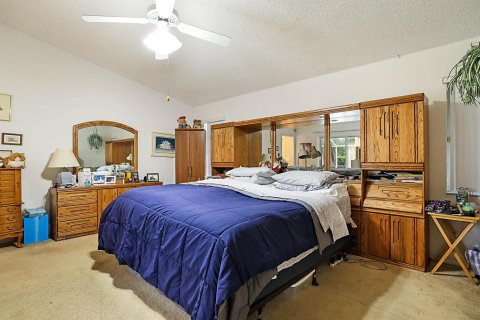 House in Coral Springs, Florida 5 bedrooms, 241.27 sq.m. № 2382498 - photo 22