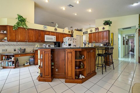 House in Coral Springs, Florida 5 bedrooms, 241.27 sq.m. № 2382498 - photo 13