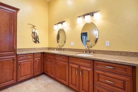 House in Coral Springs, Florida 5 bedrooms, 241.27 sq.m. № 2382498 - photo 25