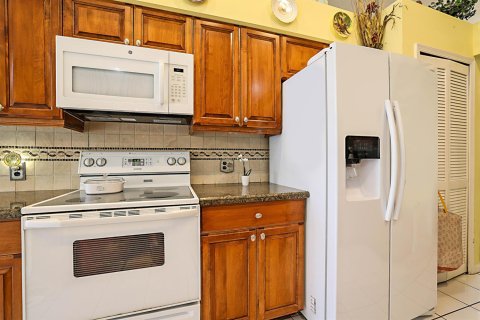 House in Coral Springs, Florida 5 bedrooms, 241.27 sq.m. № 2382498 - photo 21
