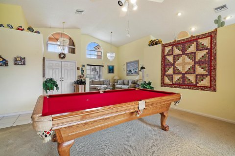 House in Coral Springs, Florida 5 bedrooms, 241.27 sq.m. № 2382498 - photo 8