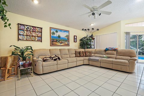 House in Coral Springs, Florida 5 bedrooms, 241.27 sq.m. № 2382498 - photo 11