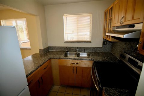 Copropriété à louer à Miami, Floride: 2 chambres, 76.18 m2 № 2375921 - photo 6