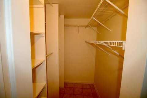 Copropriété à louer à Miami, Floride: 2 chambres, 76.18 m2 № 2375921 - photo 12