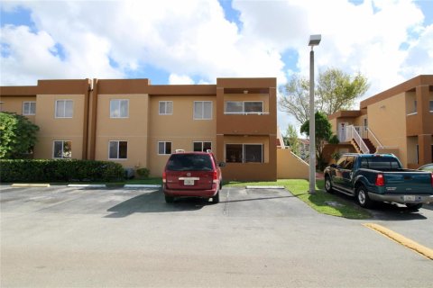 Condo à Miami, Floride, 2 chambres  № 2375921