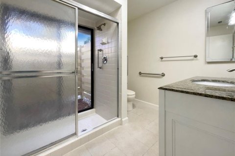 Condo in Sarasota, Florida, 2 bedrooms  № 1838929 - photo 21