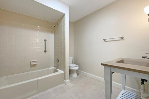 Condo in Sarasota, Florida, 2 bedrooms  № 1838929 - photo 20