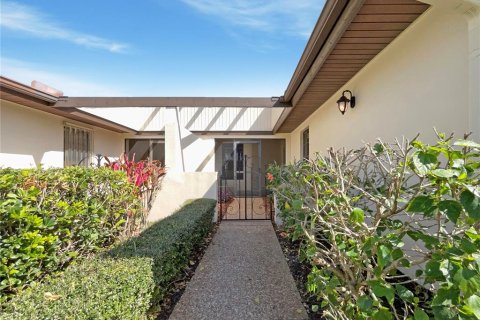 Condo in Sarasota, Florida, 2 bedrooms  № 1838929 - photo 2