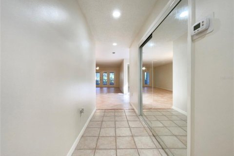 Condo in Sarasota, Florida, 2 bedrooms  № 1838929 - photo 17