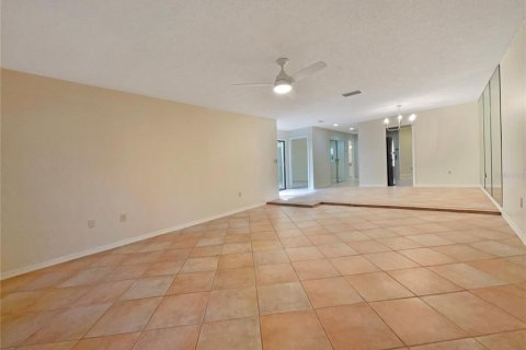 Condo in Sarasota, Florida, 2 bedrooms  № 1838929 - photo 5