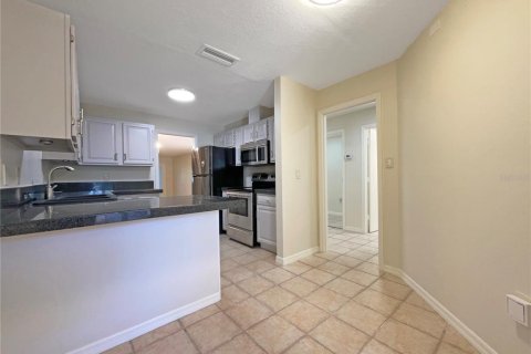 Condo in Sarasota, Florida, 2 bedrooms  № 1838929 - photo 12