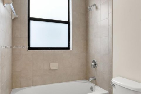 Villa ou maison à vendre à Doral, Floride: 4 chambres, 246.19 m2 № 2424471 - photo 25