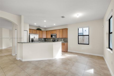 Villa ou maison à vendre à Doral, Floride: 4 chambres, 246.19 m2 № 2424471 - photo 12