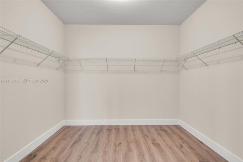 Villa ou maison à vendre à Doral, Floride: 4 chambres, 246.19 m2 № 2424471 - photo 23