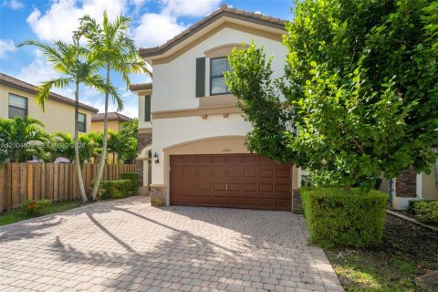 Villa ou maison à vendre à Doral, Floride: 4 chambres, 246.19 m2 № 2424471 - photo 3