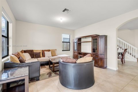 Villa ou maison à vendre à Doral, Floride: 4 chambres, 246.19 m2 № 2424471 - photo 10