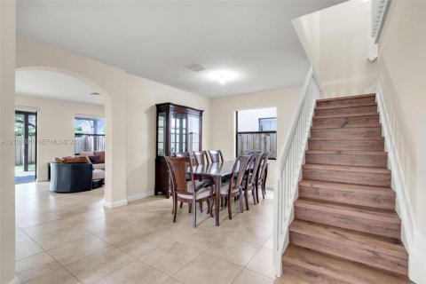 Villa ou maison à vendre à Doral, Floride: 4 chambres, 246.19 m2 № 2424471 - photo 7