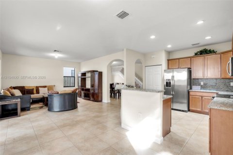 Villa ou maison à vendre à Doral, Floride: 4 chambres, 246.19 m2 № 2424471 - photo 13