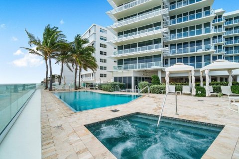 Condo in South Palm Beach, Florida, 3 bedrooms  № 2383057 - photo 2