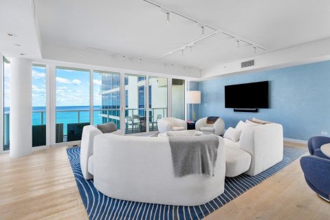 Condo in South Palm Beach, Florida, 3 bedrooms  № 2383057 - photo 7