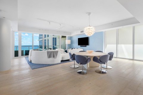 Condo in South Palm Beach, Florida, 3 bedrooms  № 2383057 - photo 10