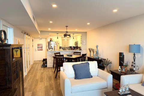 Condominio en venta en Hollywood, Florida, 1 dormitorio, 76.18 m2 № 1809543 - foto 7