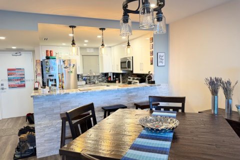 Condominio en venta en Hollywood, Florida, 1 dormitorio, 76.18 m2 № 1809543 - foto 5
