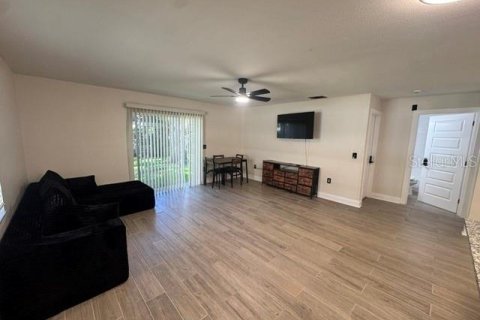 Villa ou maison à louer à Tampa, Floride: 4 chambres, 140.1 m2 № 2381174 - photo 4