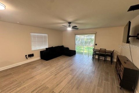 Villa ou maison à louer à Tampa, Floride: 4 chambres, 140.1 m2 № 2381174 - photo 3