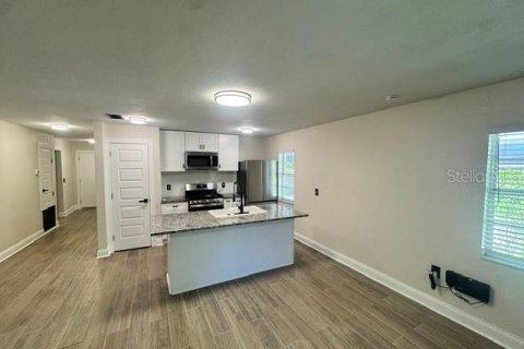 Villa ou maison à louer à Tampa, Floride: 4 chambres, 140.1 m2 № 2381174 - photo 5