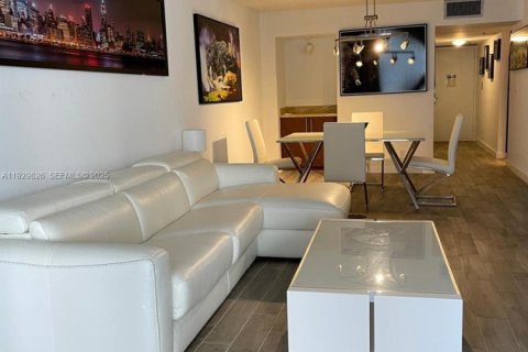 Снять в аренду кондоминиум в Майами, Флорида 1 спальня, 101.64м2, № 1992332 - фото 6