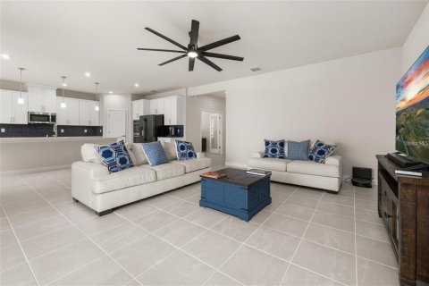 Villa ou maison à vendre à Clermont, Floride: 4 chambres, 236.99 m2 № 2425425 - photo 3