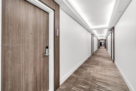 Condominio en venta en Miami Beach, Florida, 1 dormitorio, 78.97 m2 № 1671760 - foto 16
