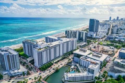 Condominio en venta en Miami Beach, Florida, 1 dormitorio, 78.97 m2 № 1671760 - foto 3