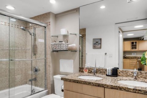 Condominio en venta en Miami Beach, Florida, 1 dormitorio, 78.97 m2 № 1671760 - foto 21