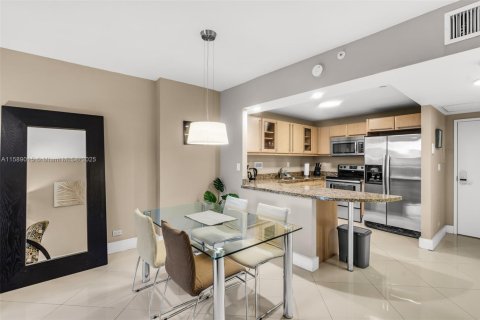 Condominio en venta en Miami Beach, Florida, 1 dormitorio, 78.97 m2 № 1671760 - foto 23
