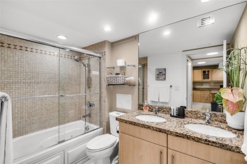 Condominio en venta en Miami Beach, Florida, 1 dormitorio, 78.97 m2 № 1671760 - foto 22