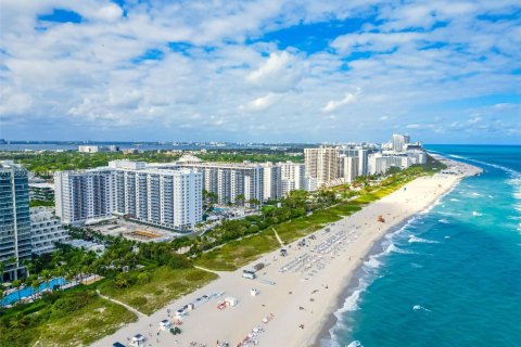 Condominio en venta en Miami Beach, Florida, 1 dormitorio, 78.97 m2 № 1671760 - foto 10
