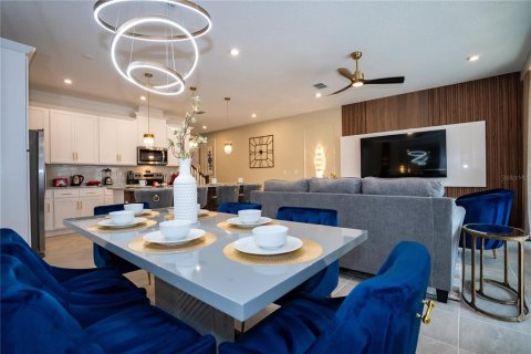 Adosado en venta en Kissimmee, Florida, 5 dormitorios, 214.05 m2 № 1736711 - foto 14