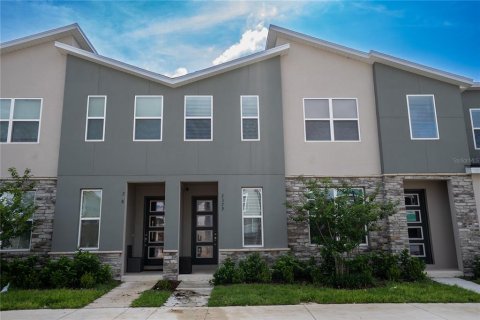 Adosado en venta en Kissimmee, Florida, 5 dormitorios, 214.05 m2 № 1736711 - foto 1