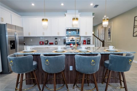Adosado en venta en Kissimmee, Florida, 5 dormitorios, 214.05 m2 № 1736711 - foto 11