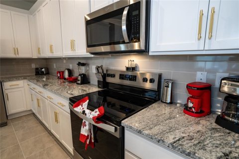 Adosado en venta en Kissimmee, Florida, 5 dormitorios, 214.05 m2 № 1736711 - foto 12