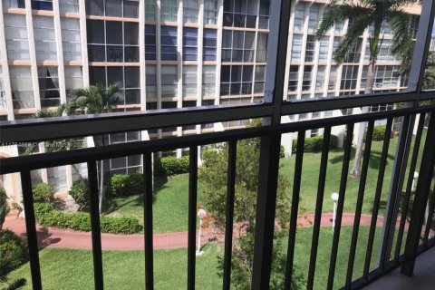 Copropriété à vendre à Hallandale Beach, Floride: 2 chambres, 85.84 m2 № 1501233 - photo 16