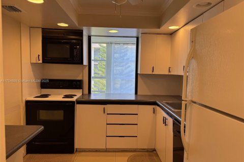 Copropriété à vendre à Hallandale Beach, Floride: 2 chambres, 85.84 m2 № 1501233 - photo 13