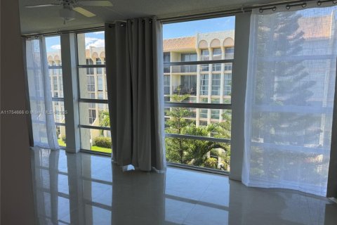 Copropriété à vendre à Hallandale Beach, Floride: 2 chambres, 85.84 m2 № 1501233 - photo 10