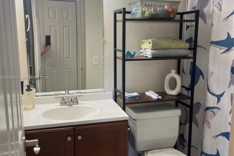 Copropriété à vendre à Pembroke Pines, Floride: 2 chambres, 74.88 m2 № 2390025 - photo 8
