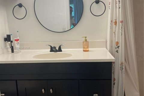 Copropriété à vendre à Pembroke Pines, Floride: 2 chambres, 74.88 m2 № 2390025 - photo 14