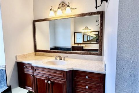 Casa en alquiler en Orlando, Florida, 5 dormitorios, 453.36 m2 № 1838020 - foto 21