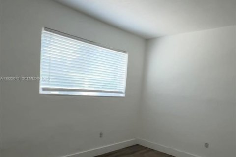 Casa en alquiler en Miami, Florida, 2 dormitorios № 1988575 - foto 10